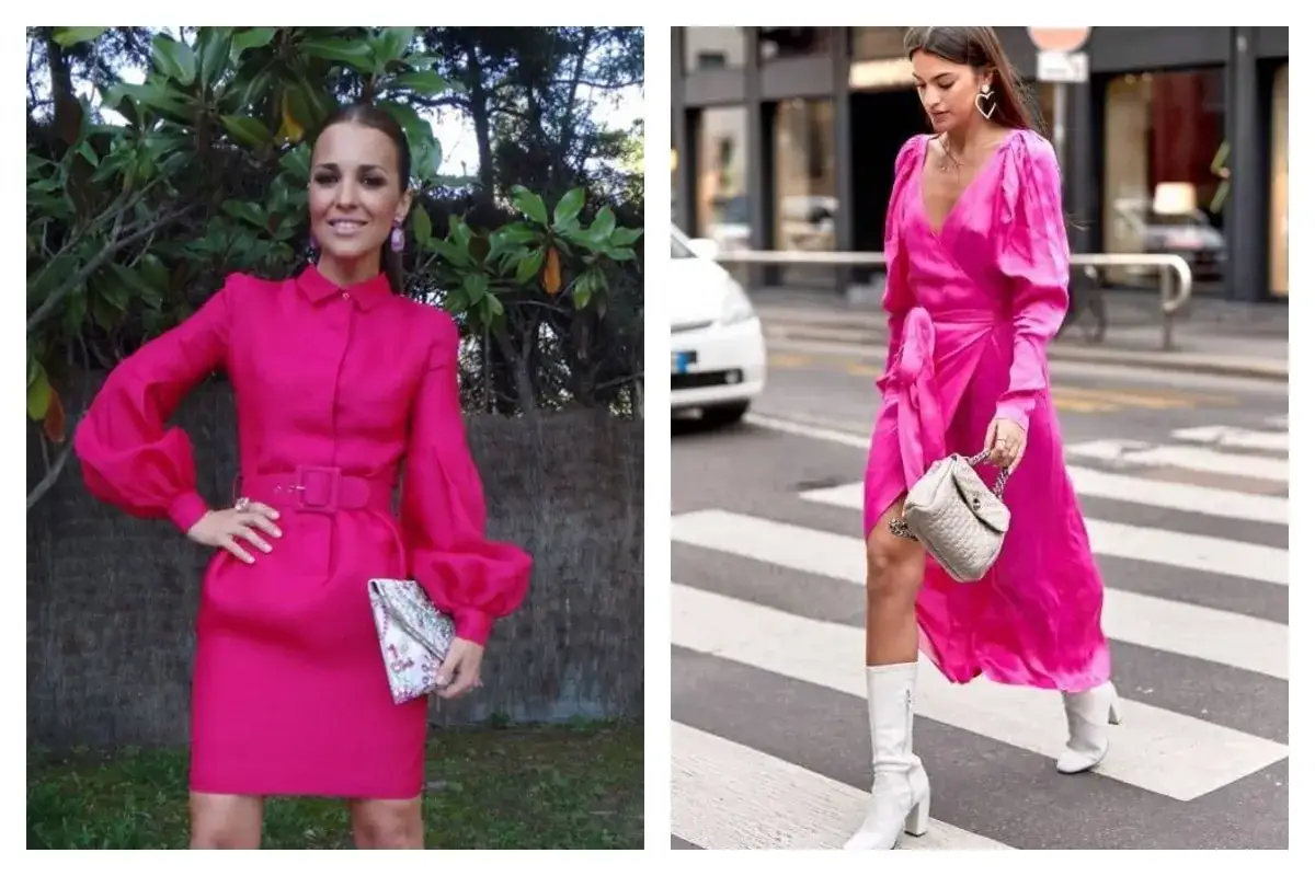 Deux femmes portent des robes rose fuchsia. L'une est ceinturée et l'autre est drapée, avec des bottes blanches et un sac gris.